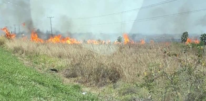 Incêndio atinge cabos de fibra óptica e causa lentidão de internet