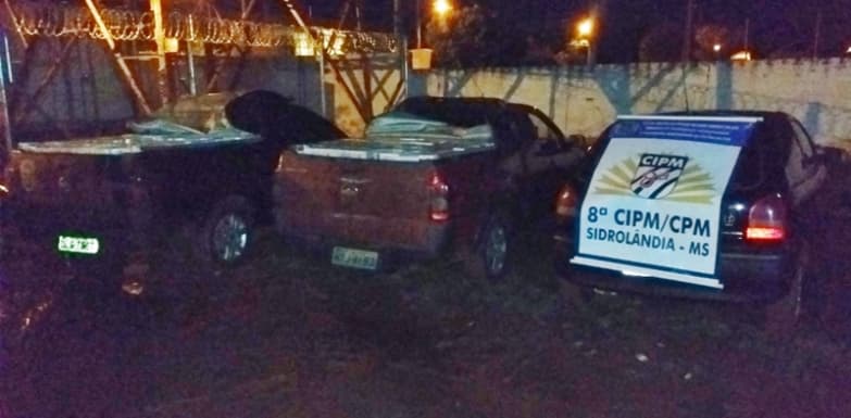 Polícia Militar apreende veículos com cigarros e produtos de contrabando