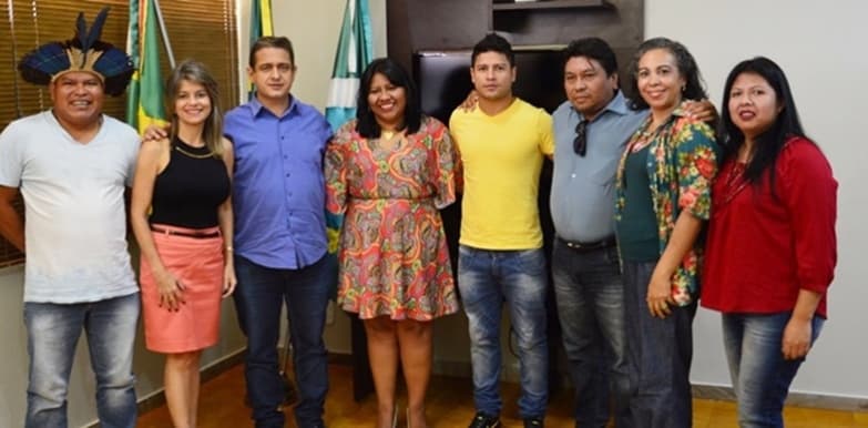 Prefeito recebe caciques e a subsecretária Estadual de Políticas Indígenas