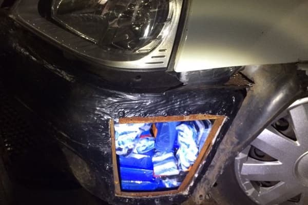 Condutor de carro com placas de Sidrolândia é preso com carga de receptores “Sky Gato”