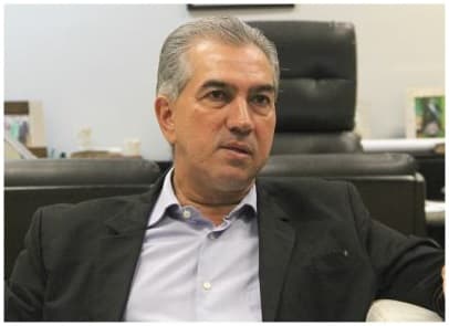 Governador cumpre agenda em Maracaju e inaugura iluminação de estádio