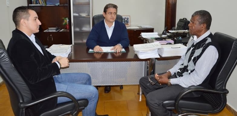Prefeito anuncia Professor Tadeu como novo líder do governo na Câmara