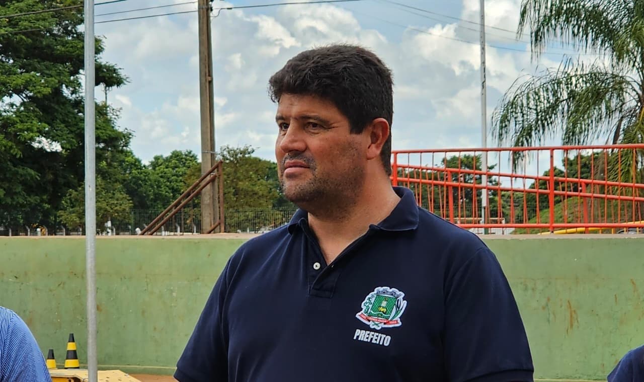 Após polêmica envolvendo gerente do transporte escolar, prefeito pede desculpas e diz que providências serão tomadas