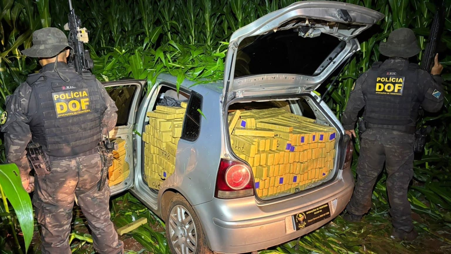 DOF encontra veículo abandonado em milharal com quase uma tonelada de maconha em Maracaju