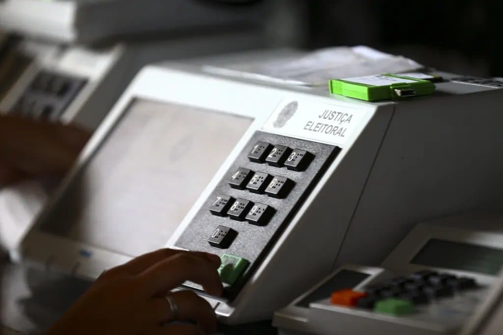 Eleitor é preso após fotografar urna eletrônica durante votação em assentamento de Sidrolândia